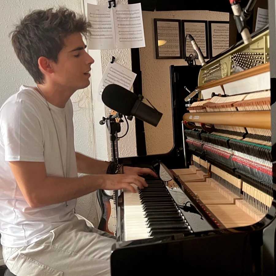 Portada de Sobre el piano (En Acústico)